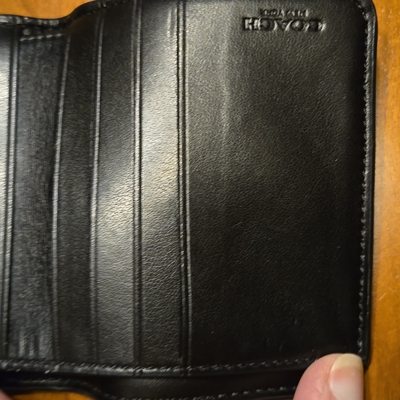 Coach Trifold Wallet. - Picture 8 of 8